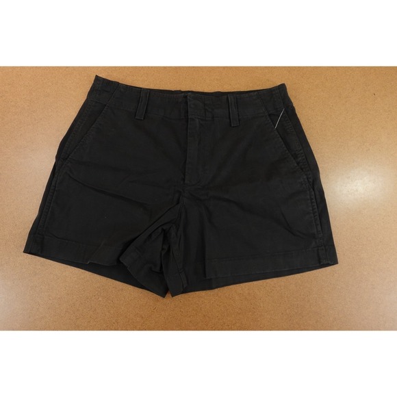 GAP Pants - Gap Womens 4 Black Slash Pockets Classic 4" Inseam Downtown Khaki Shorts NWT